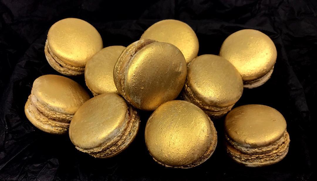 EDIBLE METALLIC SPRAY